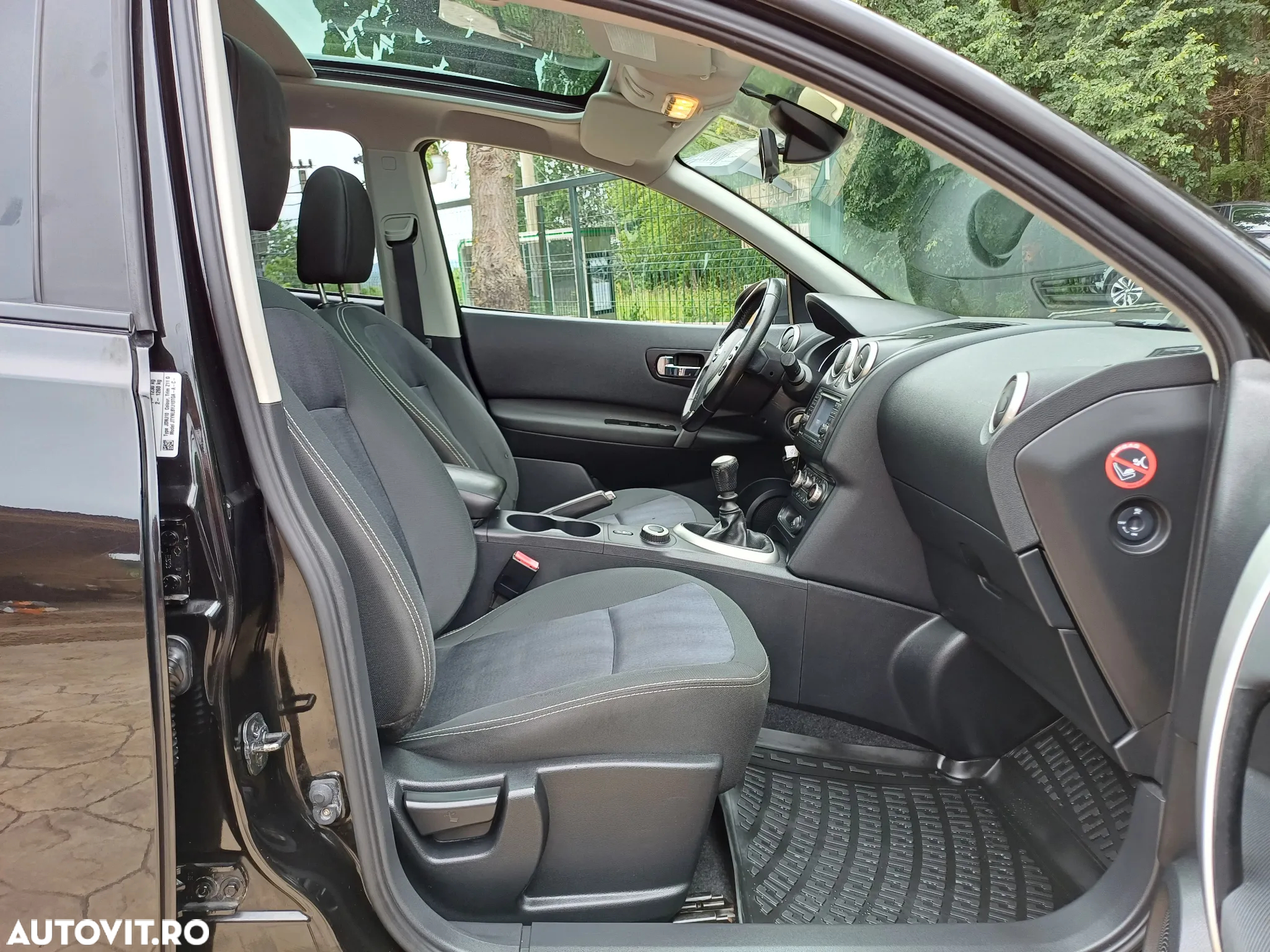 Nissan Qashqai 2.0 DCI 4 x 4 DPF tekna - 8