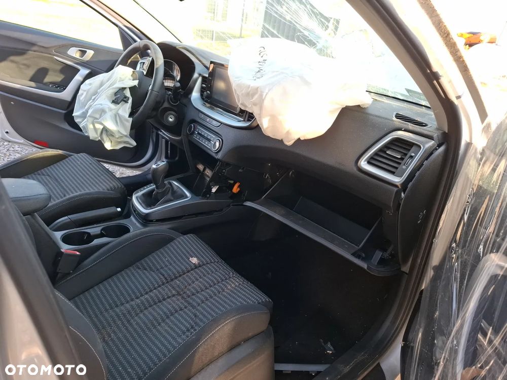 Kia Ceed 1.5 T-GDI M - 9