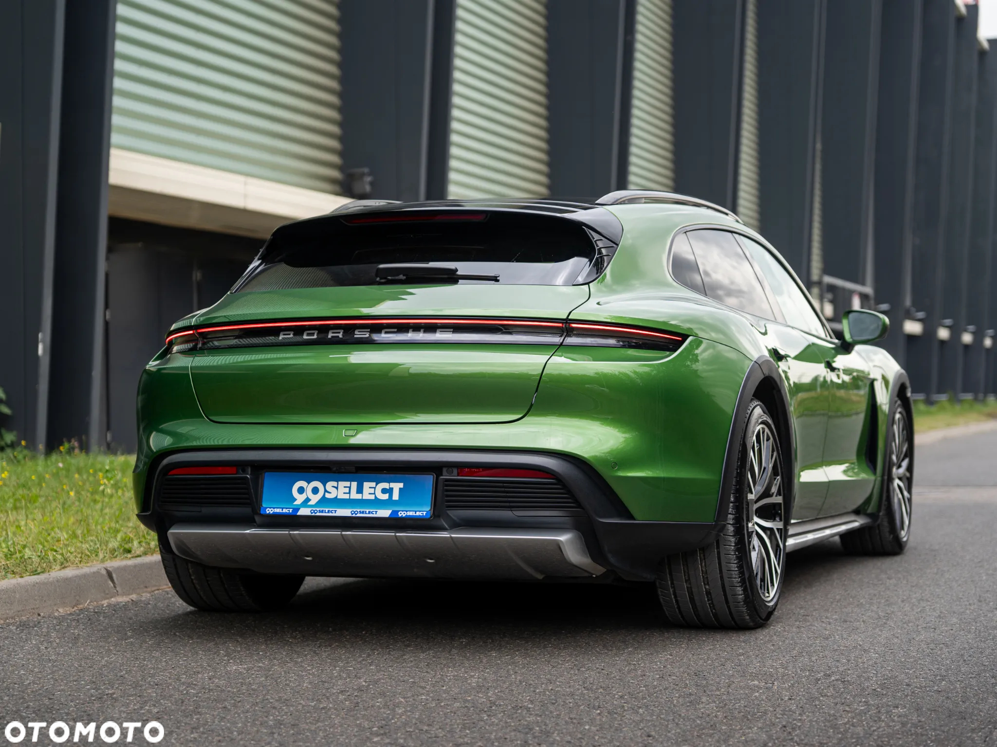 Porsche Taycan 4 Cross Turismo - 5