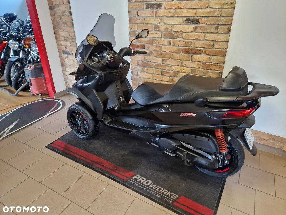 Piaggio MP-3 - 10