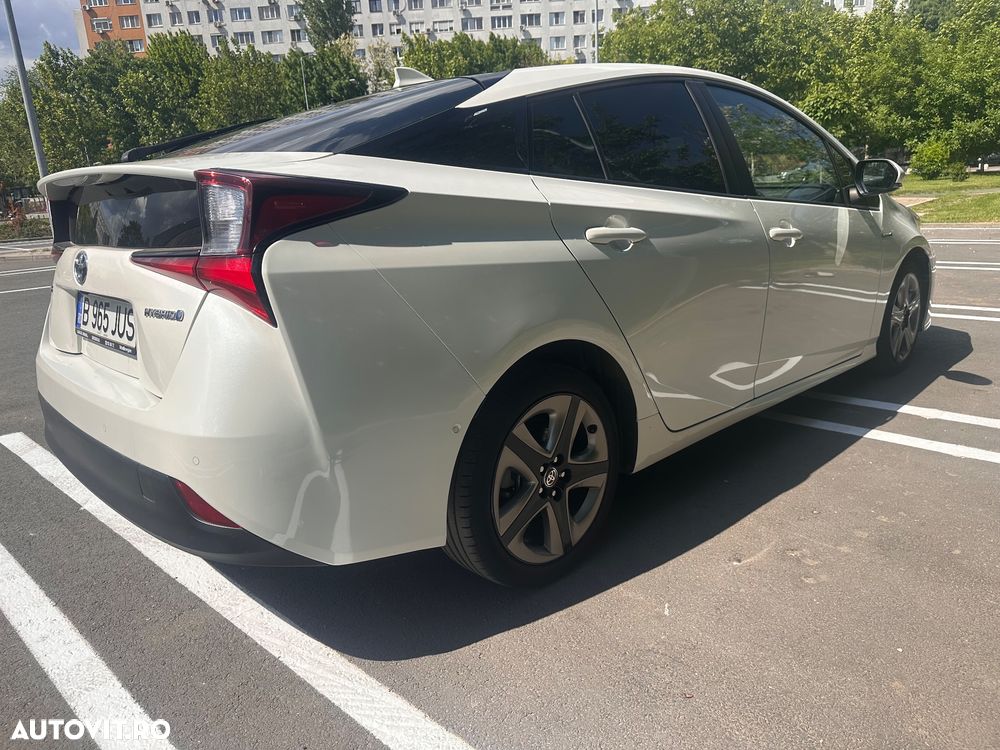 Toyota Prius Hybrid Executive - 4