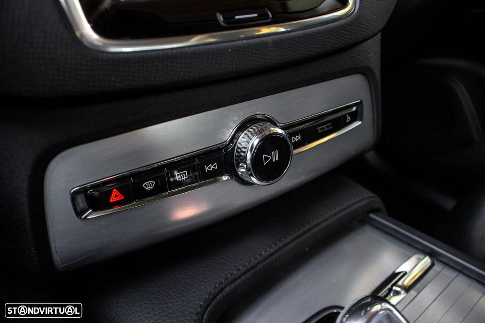 Volvo XC 90 T8 AWD Twin Engine Geartronic Momentum - 20