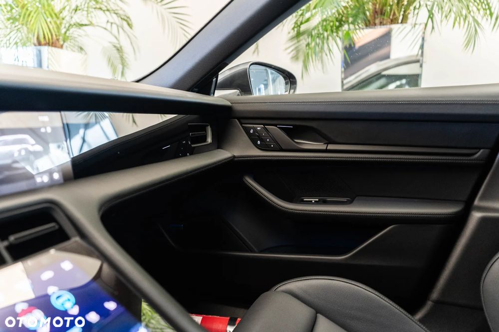 Porsche Taycan 105kWh 4S Black Edition - 22