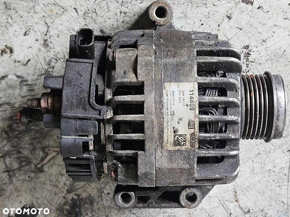 Opel Astra J  Corsa D Meriva B 1.3 CDTI alternator 140A 13505392 - 9