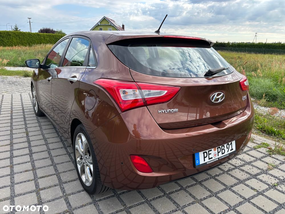 Hyundai i30 blue 1.6 CRDi Trend - 4