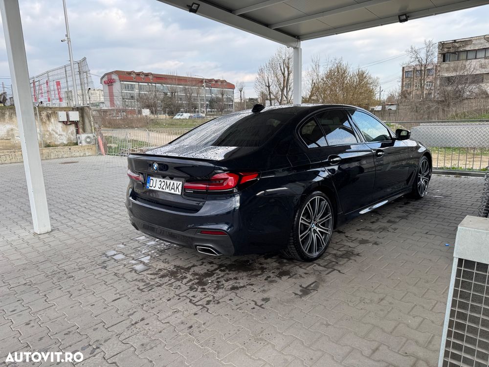 BMW Seria 5 520d xDrive AT - 13