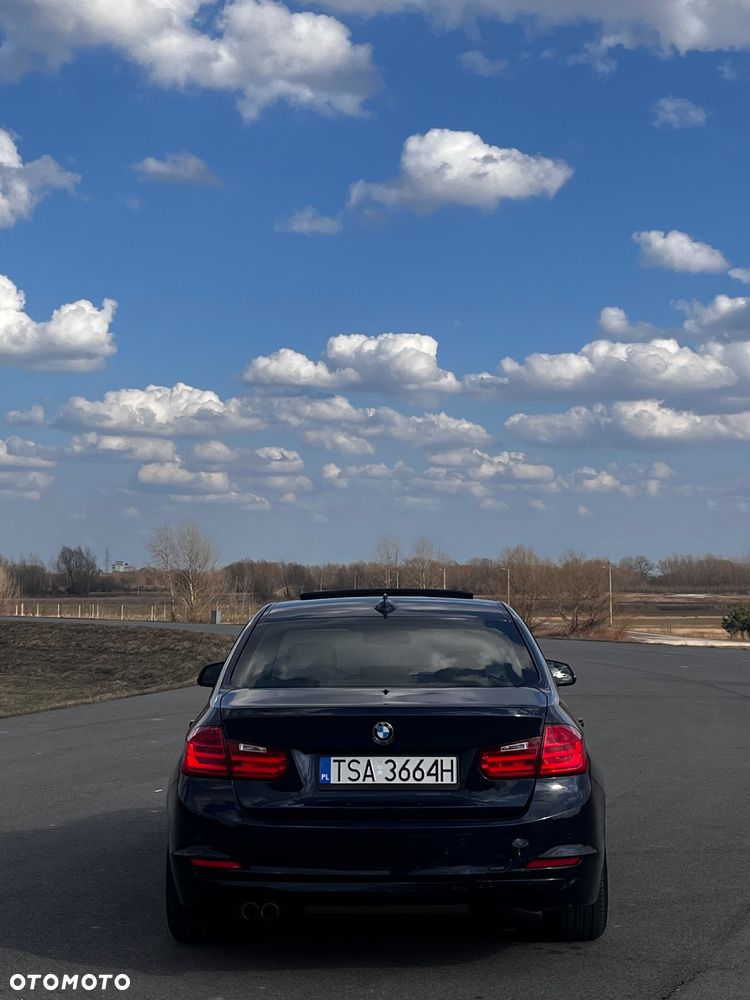 BMW Seria 3 328i Luxury Line - 4