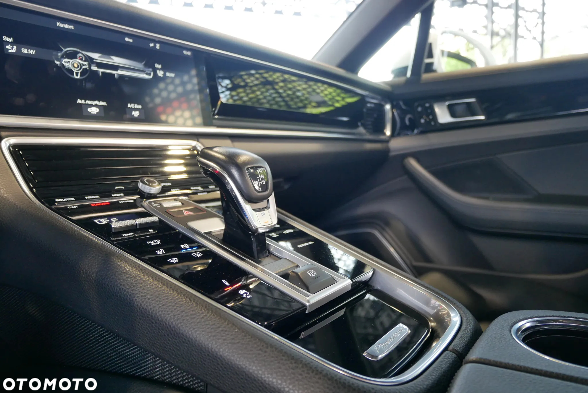 Porsche Panamera - 24