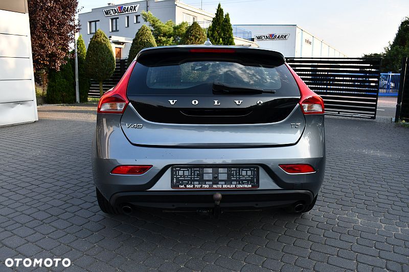 Volvo V40 T3 Momentum - 31