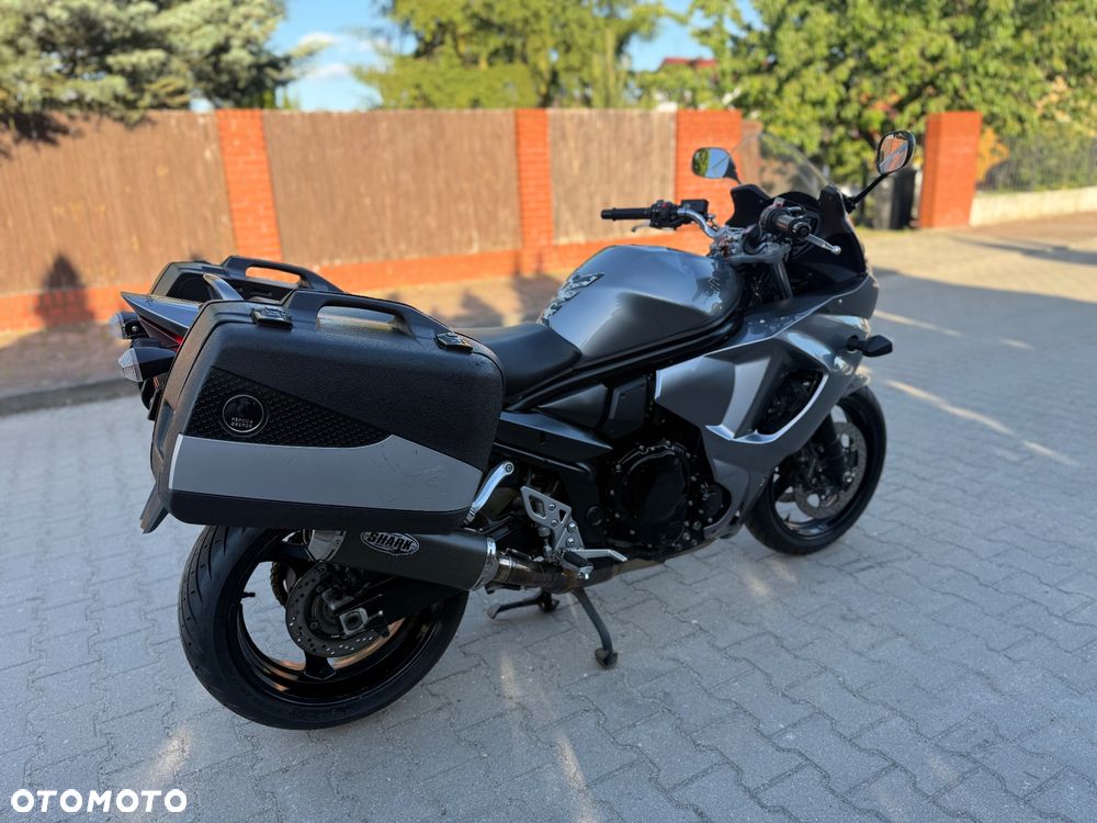 Suzuki GSX - 10