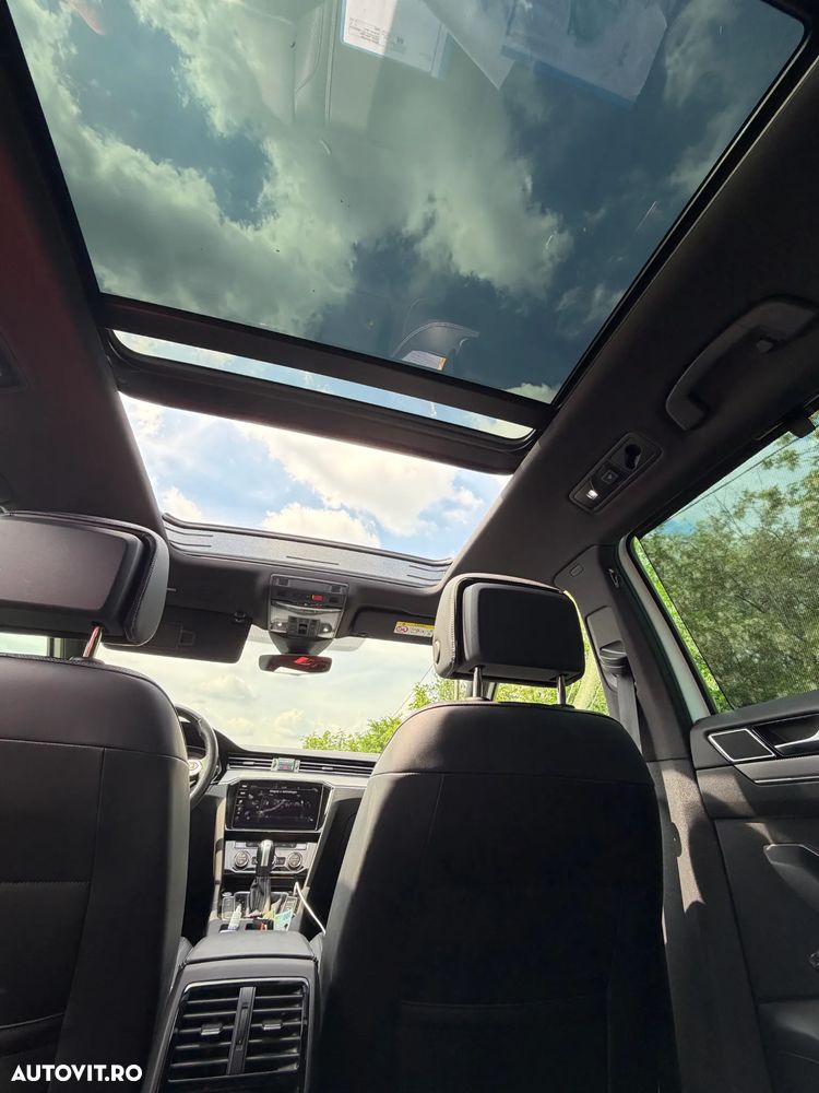 Volkswagen Passat 2.0 TDI SCR 4Motion DSG Elegance - 9