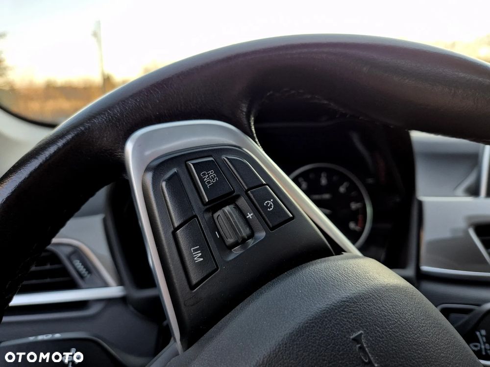 BMW X1 sDrive18d xLine - 18