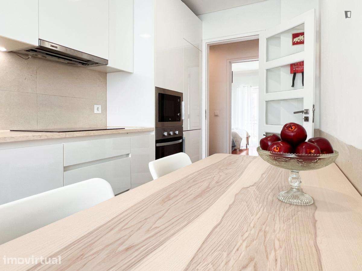 Quarto - localizado em Roma-Areeiro Lisbon - Grande imagem: 3/18