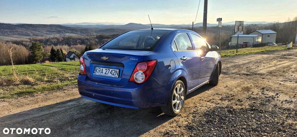 Chevrolet Aveo - 4