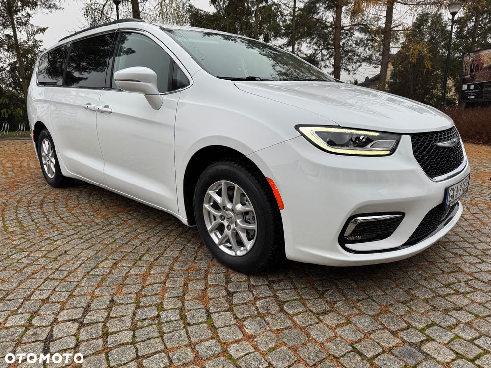 Chrysler Pacifica - 4