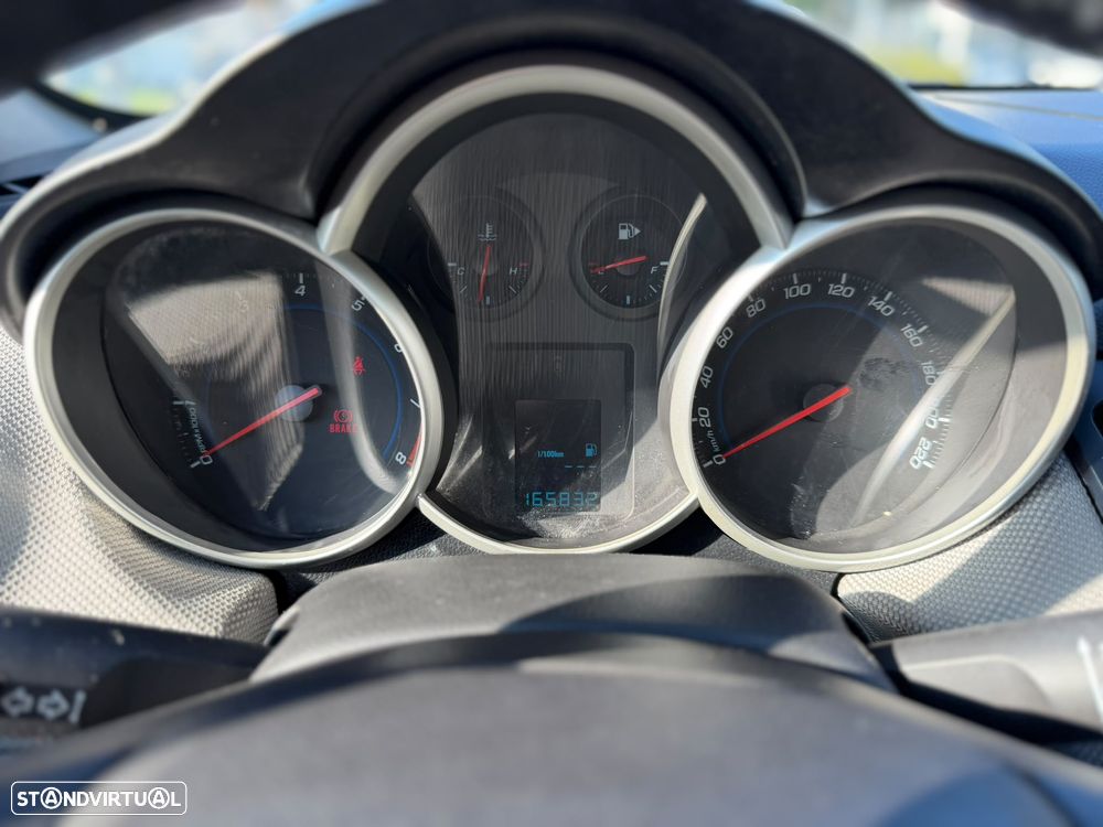 Chevrolet Cruze 1.6 LT - 35
