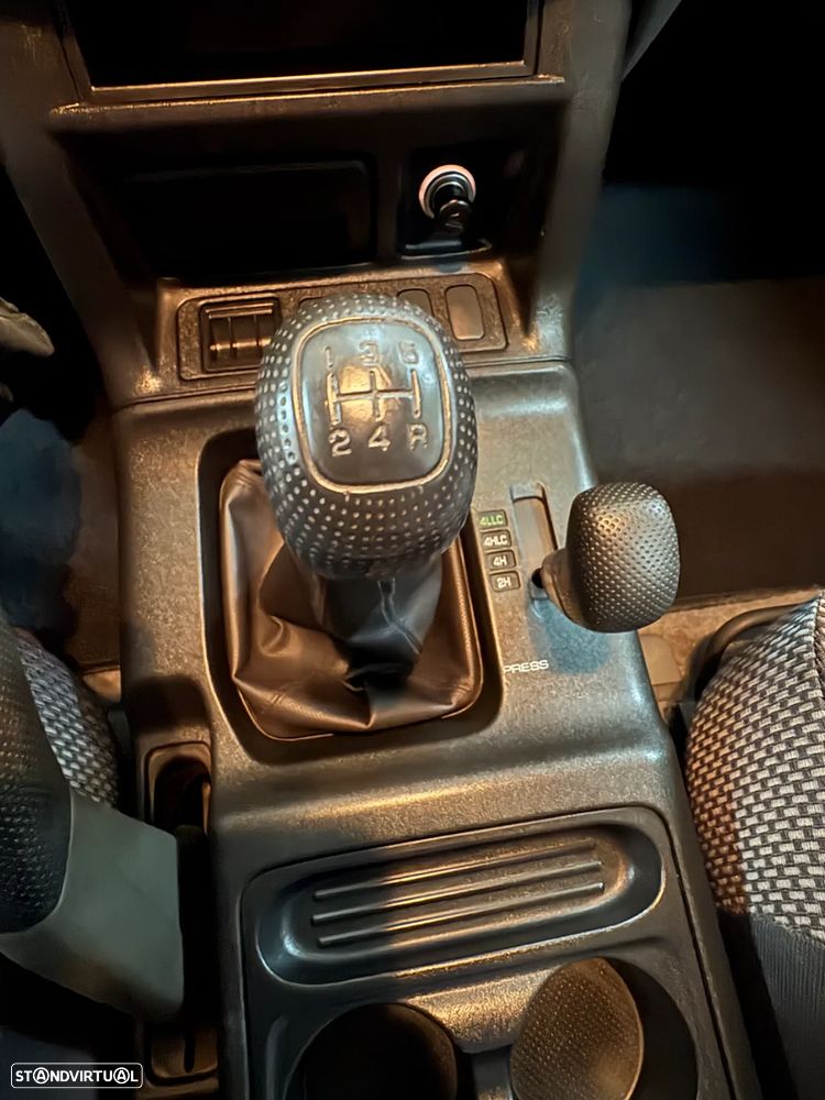 Mitsubishi Pajero 2.5 TD GLX - 16