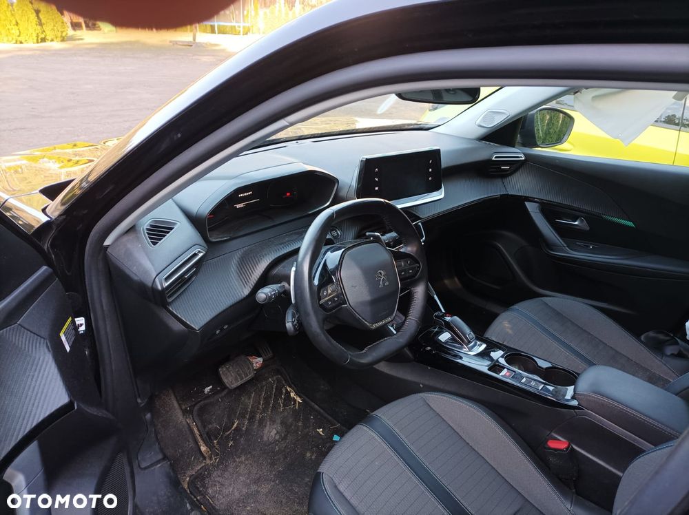 Peugeot 2008 PureTech 130 Stop&Start EAT6 Black Edition - 4