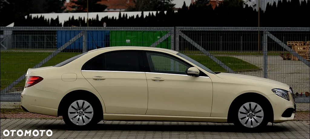 Mercedes-Benz Klasa E 200 d 9G-TRONIC - 17