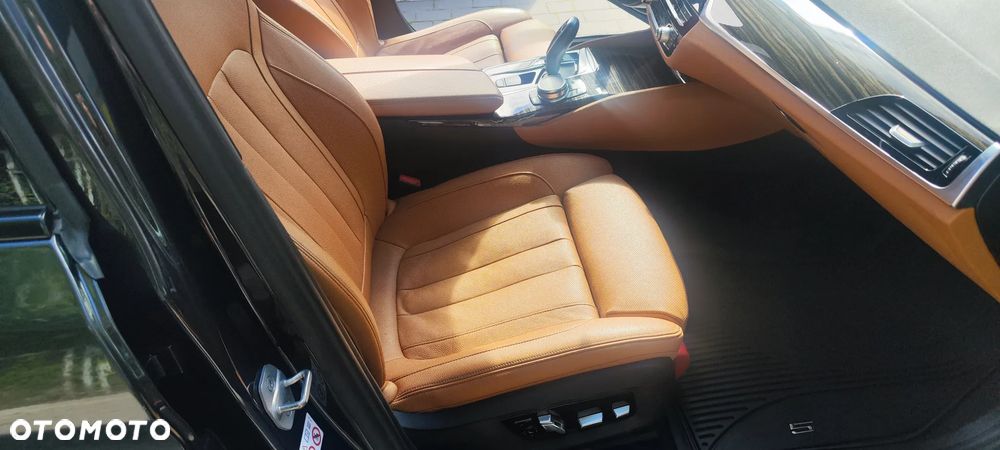 BMW Seria 5 530d xDrive M Sport sport - 11