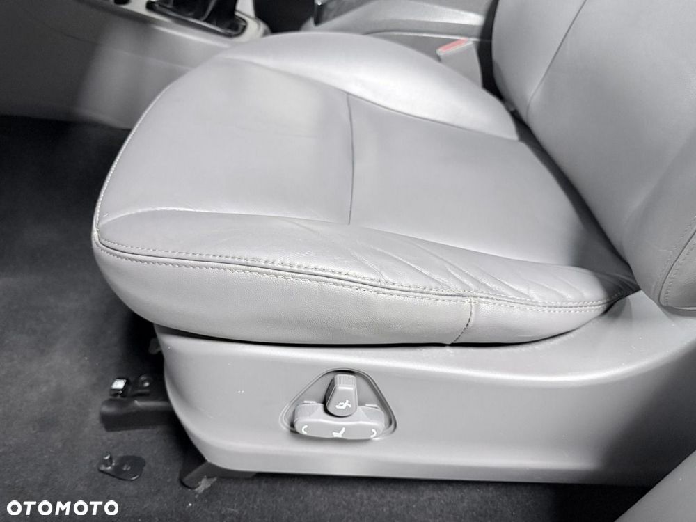 SsangYong/KGM Rodius 2.0 e-XDi200 Sapphire - 24