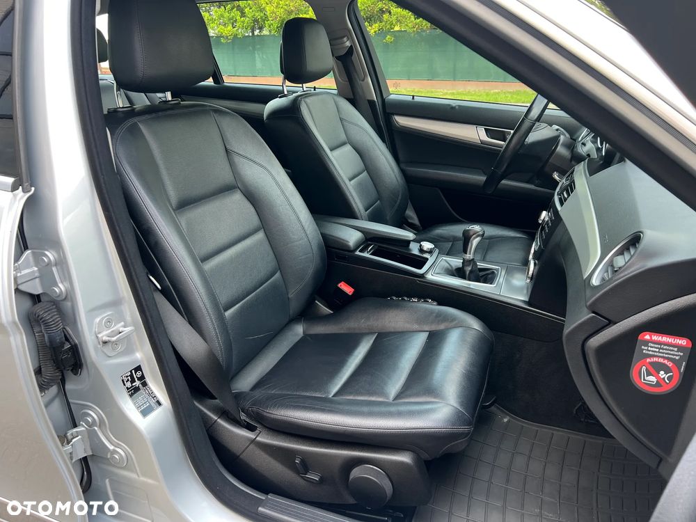 Mercedes-Benz Klasa C 220 CDI DPF (BlueEFFICIENCY) - 28