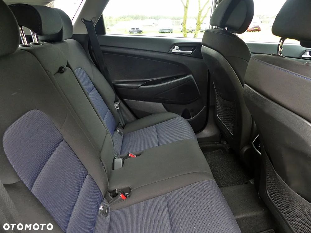 Hyundai Tucson 2.0 CRDi 4WD Automatik Advantage - 24
