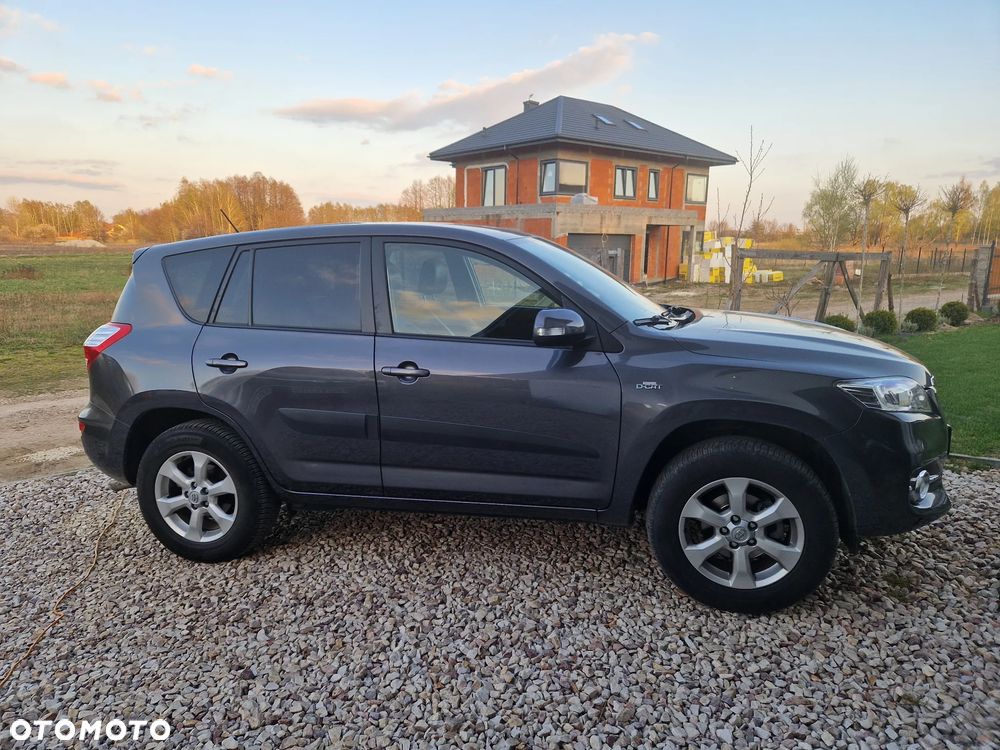Toyota RAV4 2.2 D-4D 4x4 Automatik Executive - 11