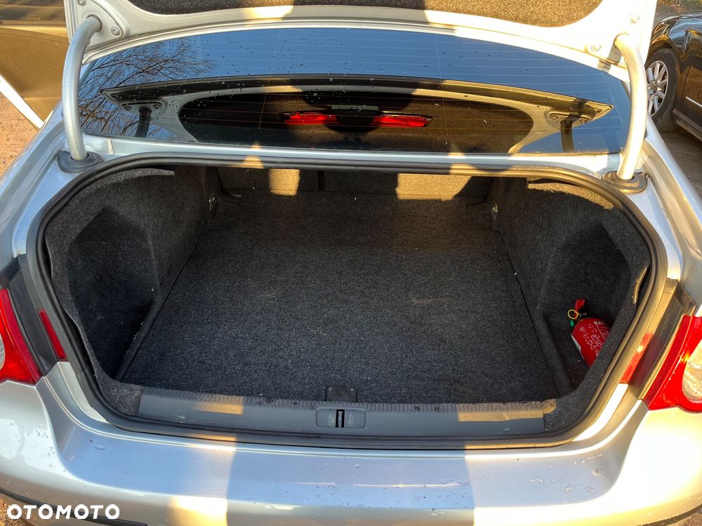 Volkswagen Passat 2.0 TDI Trendline - 22