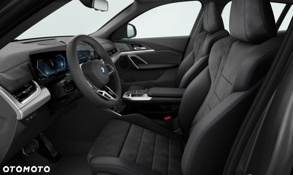 BMW iX2 eDrive20 66.5kWh M Sport - 17