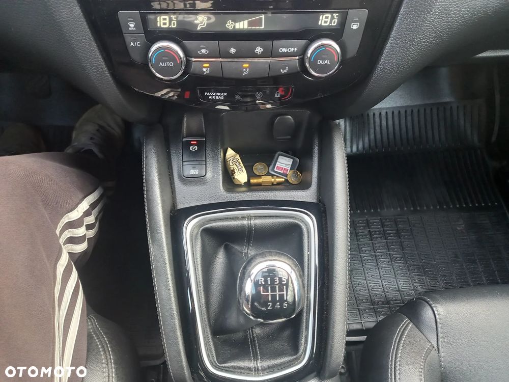 Nissan Qashqai 1.5 dCi Tekna - 23