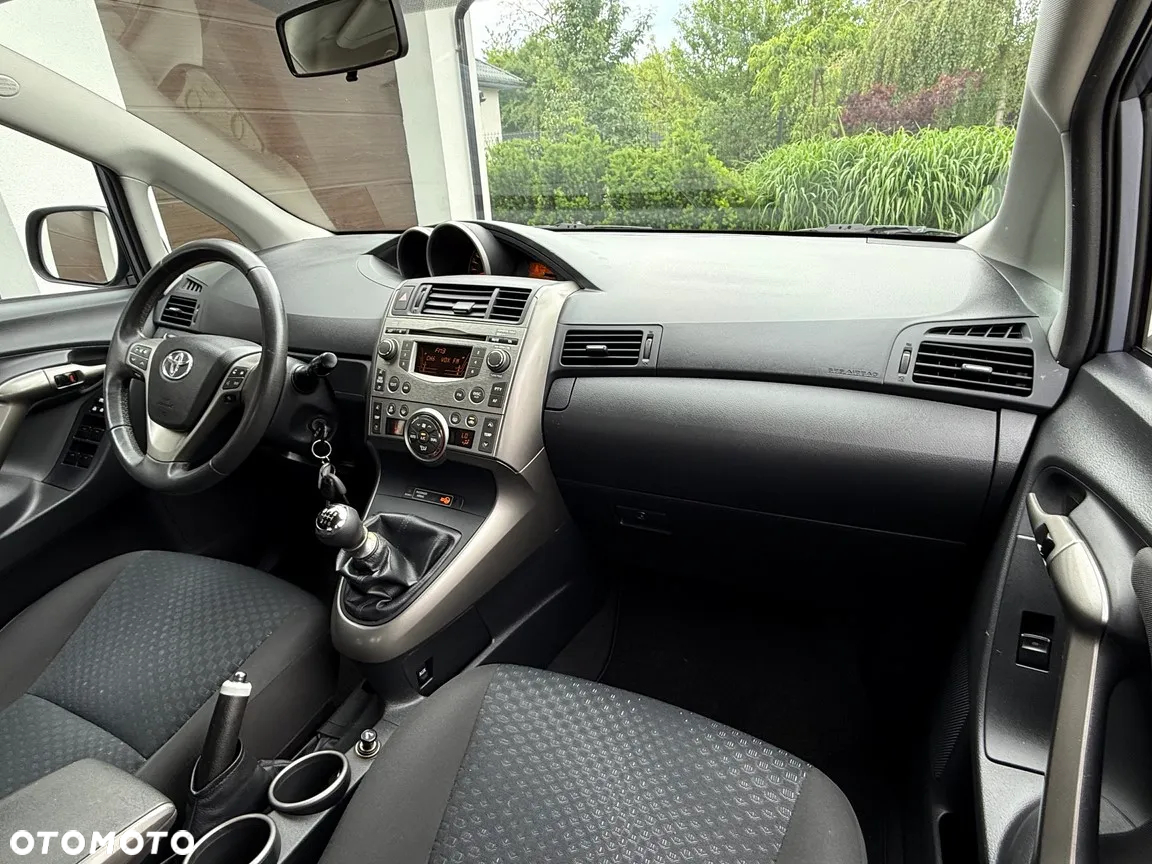 Toyota Verso 1.8 Edition - 24
