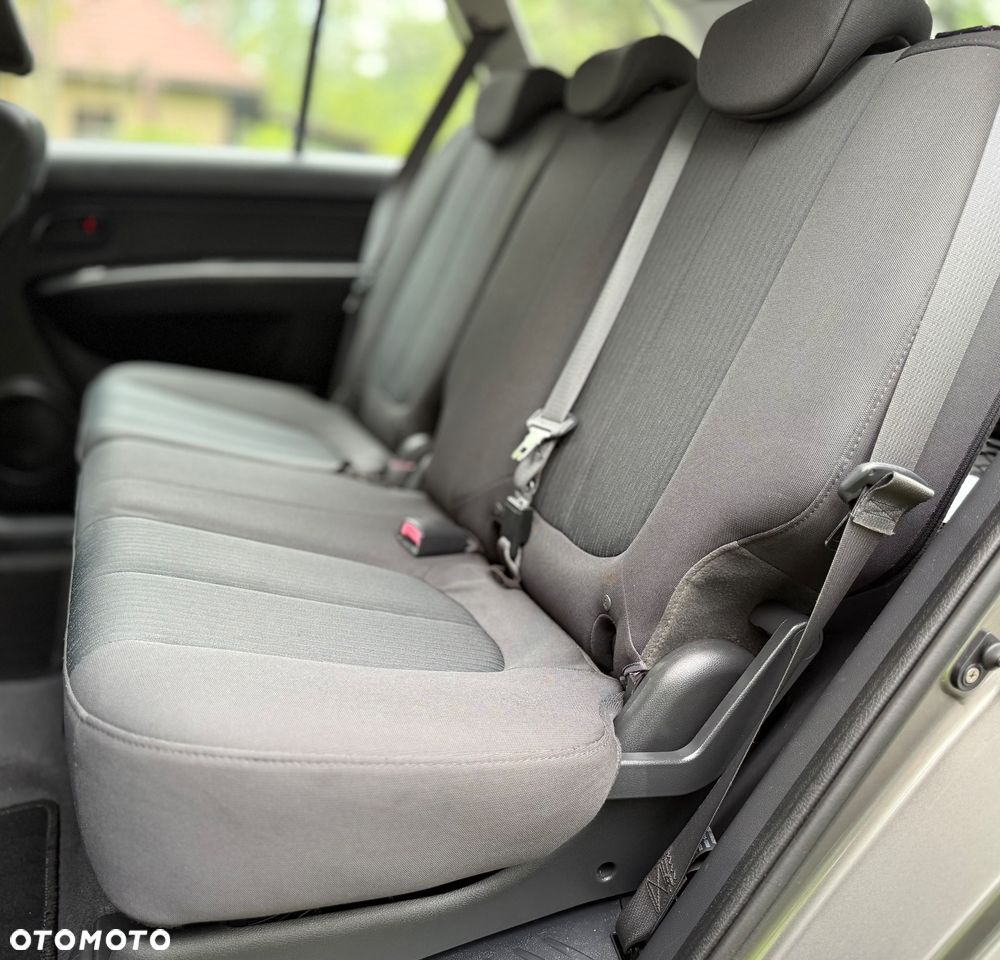 Kia Carens - 7