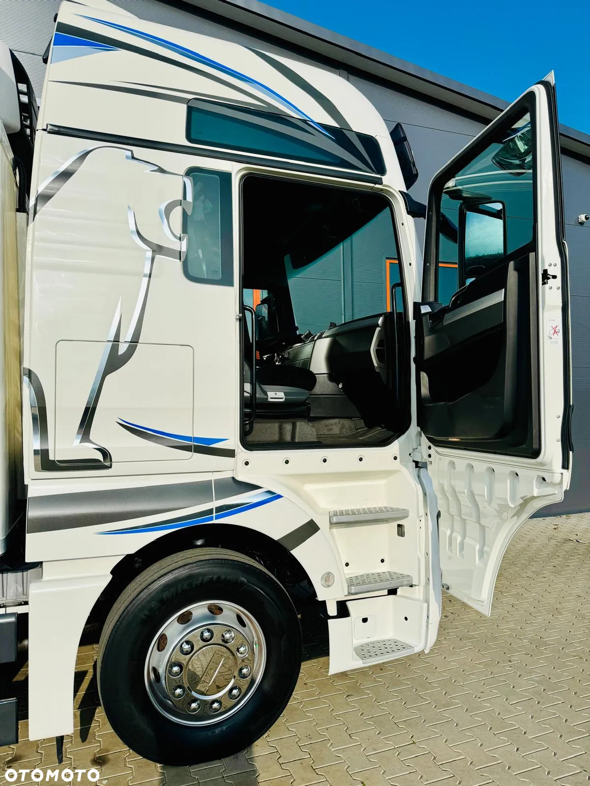 MAN TGX 26.440 // chłodnia // E5 // 6x2 // kabina XXL // winda DHOLLANDIA - 24