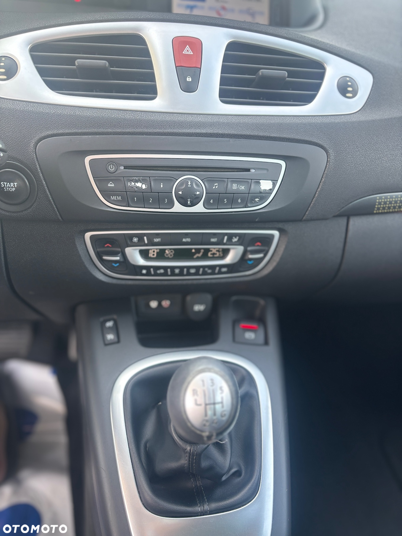 Renault Scenic 1.9 dCi Expression - 11