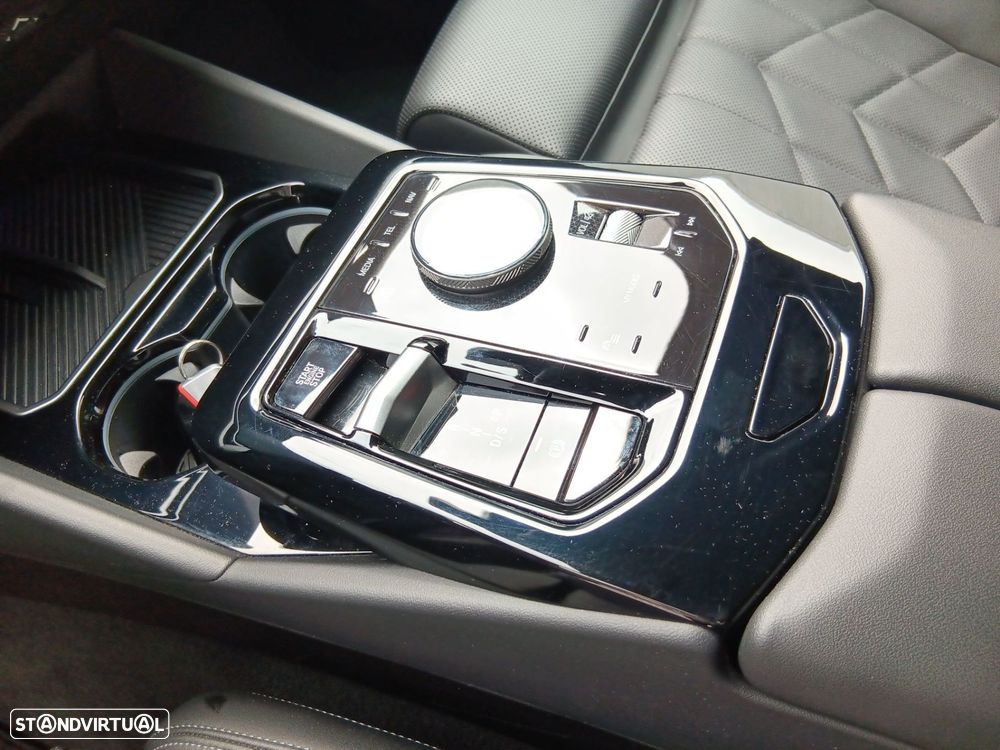 BMW 520 d Pack Desportivo M - 15