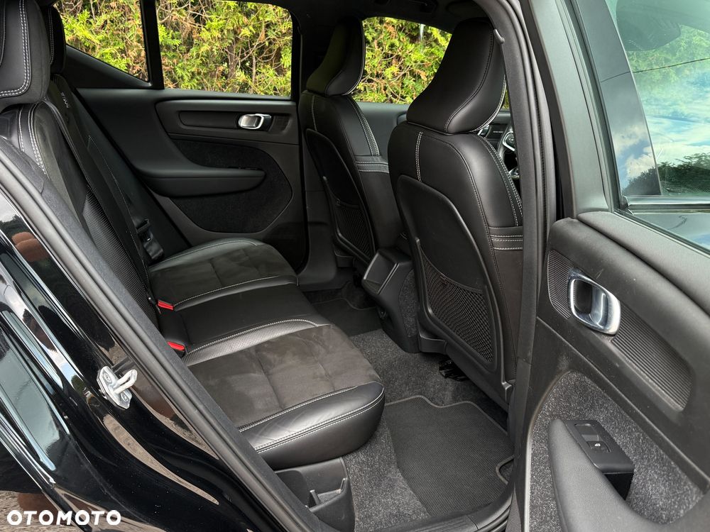 Volvo XC 40 D4 AWD Geartronic R-Design - 11
