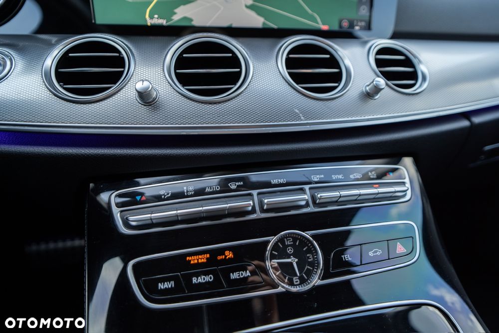 Mercedes-Benz Klasa E 220 d T 9G-TRONIC Avantgarde - 15