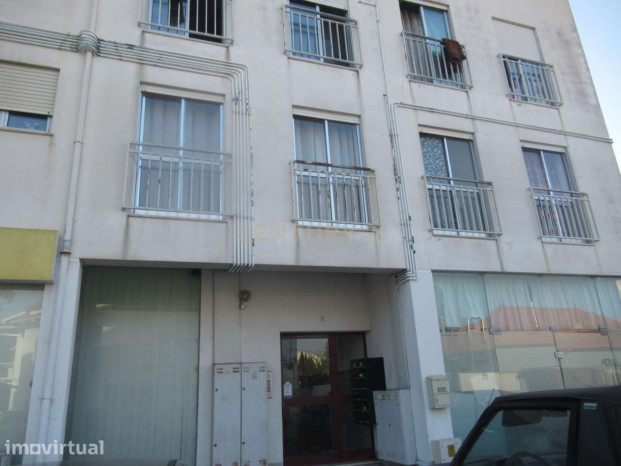 Apartamento Exclusivo | 129 m² de Área Útil + 22 m² de Anexos
