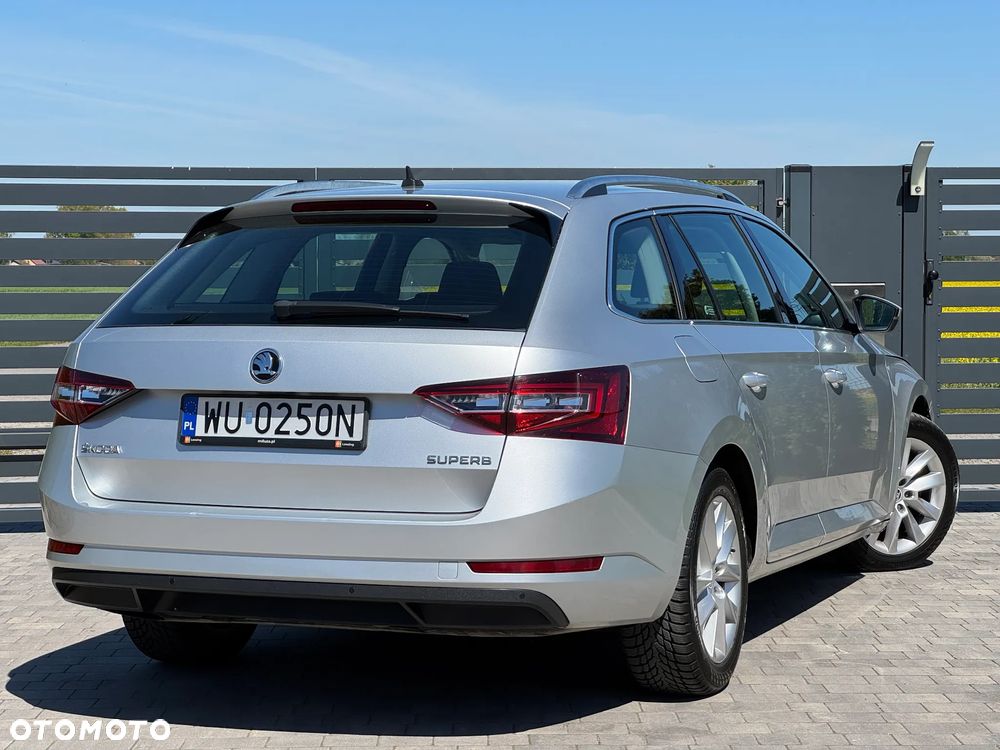 Skoda Superb 2.0 TDI Style - 4