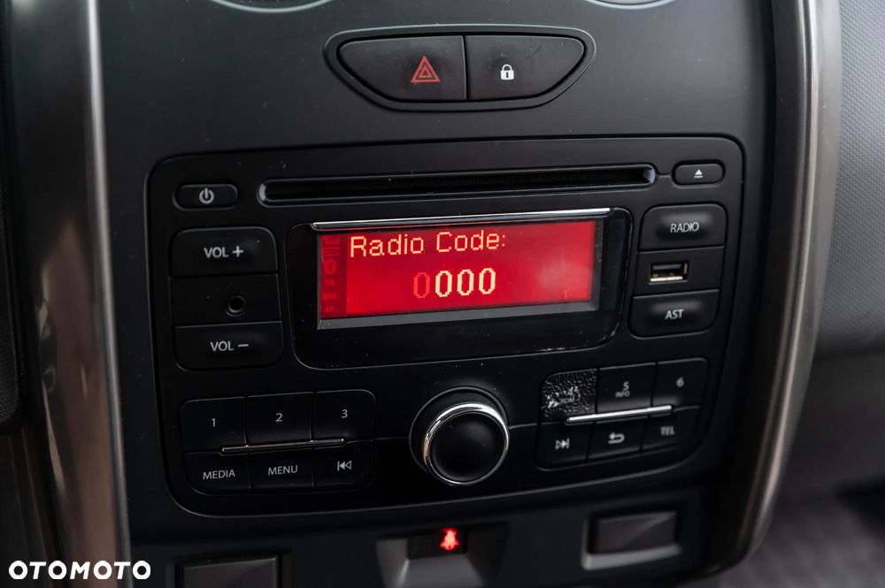 Dacia Duster 1.6 SCe Blackshadow S&S - 26