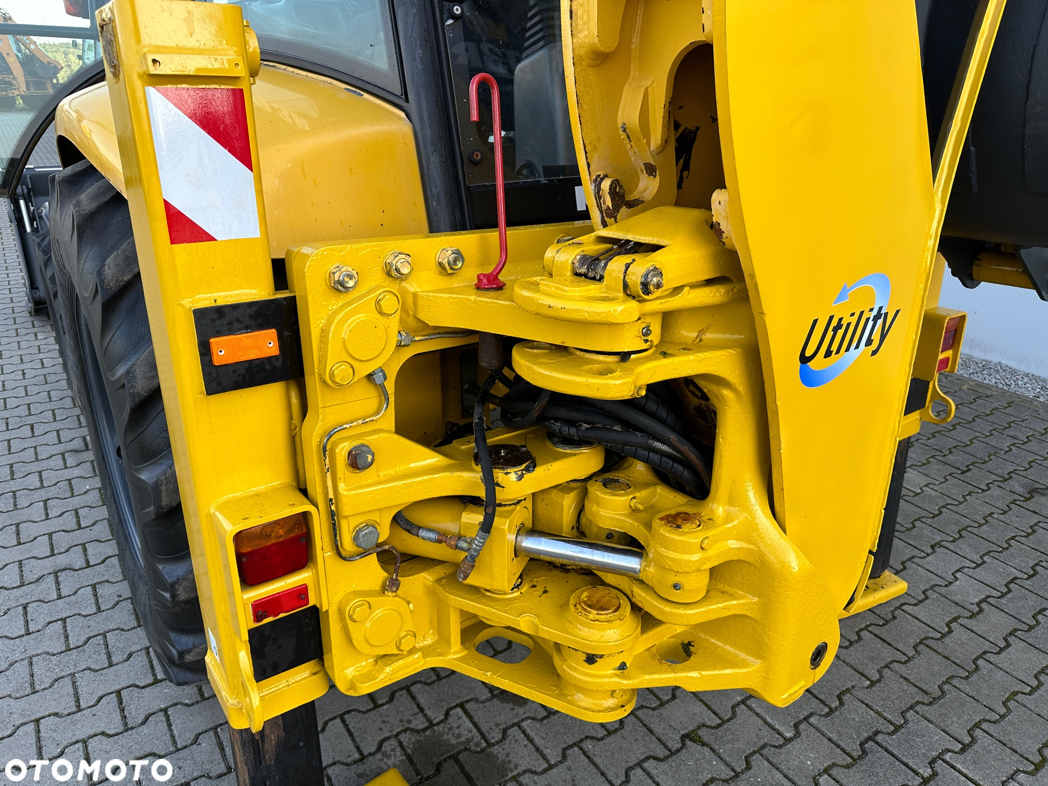 Komatsu WB93R - 12