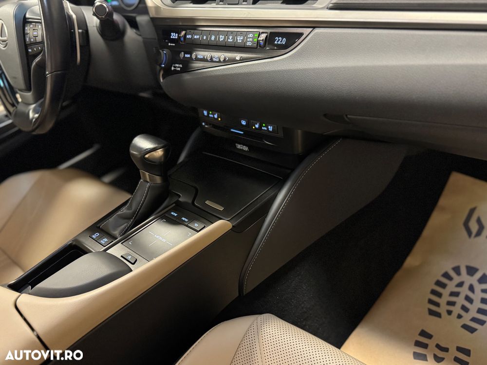 Lexus Seria ES 300h Business Edition - 20