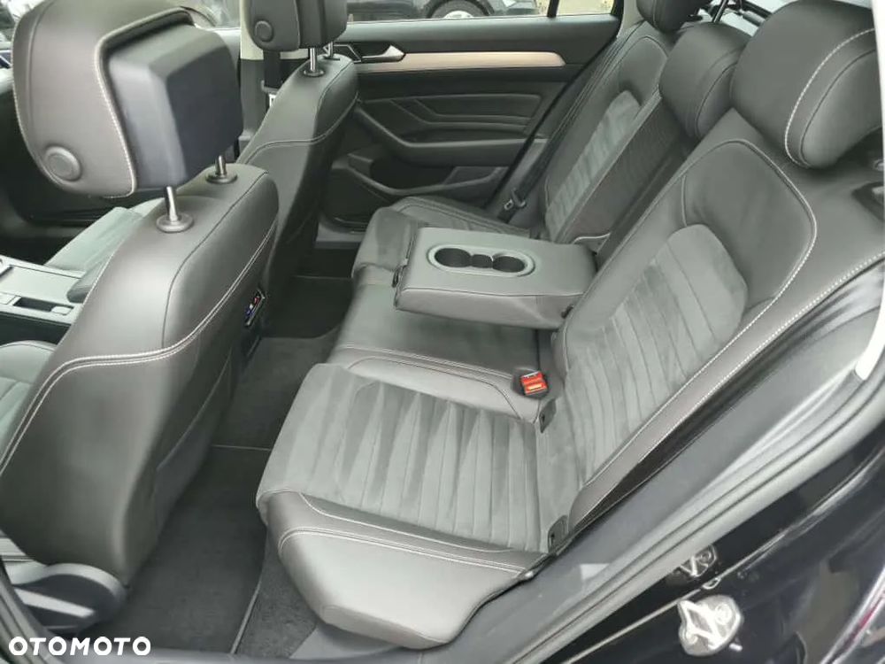 Volkswagen Passat 2.0 TDI SCR Elegance DSG - 16