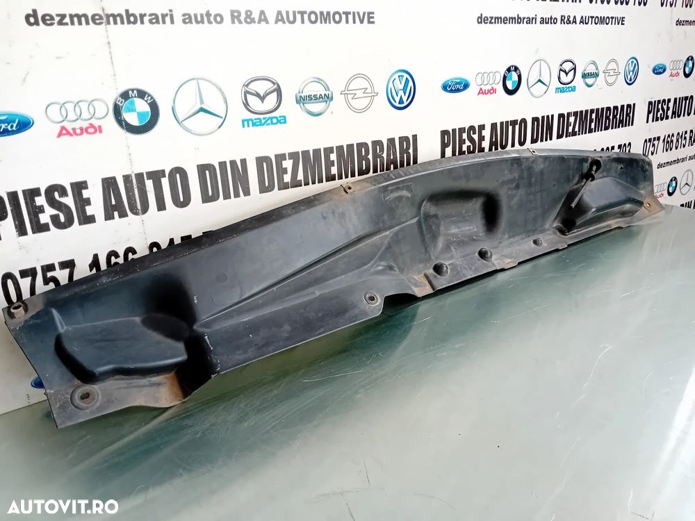Grila Stergatoare Ford Kuga 1 I An 2008-2013 Cod 8V41-S01628-AB - 2