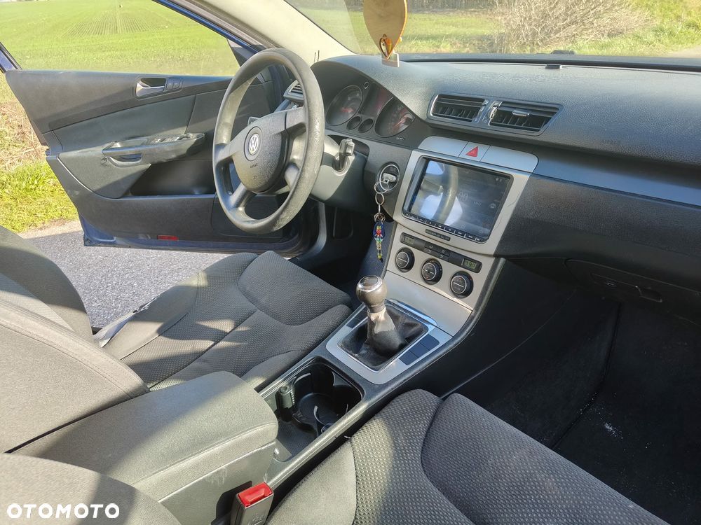Volkswagen Passat 1.9 TDI Comfortline - 5