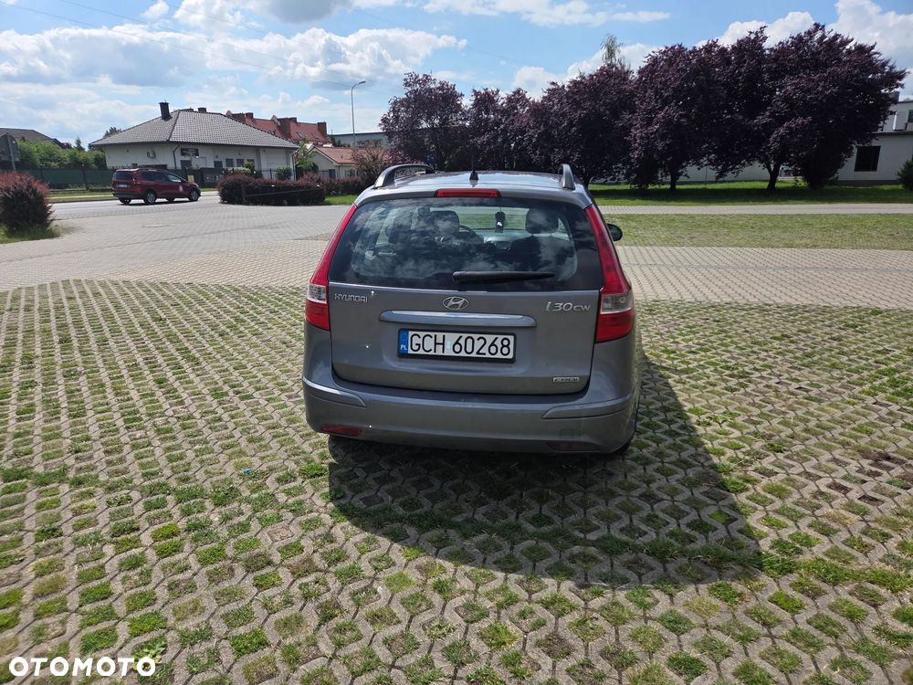 Hyundai i30 1.6 CRDi Classic + - 6