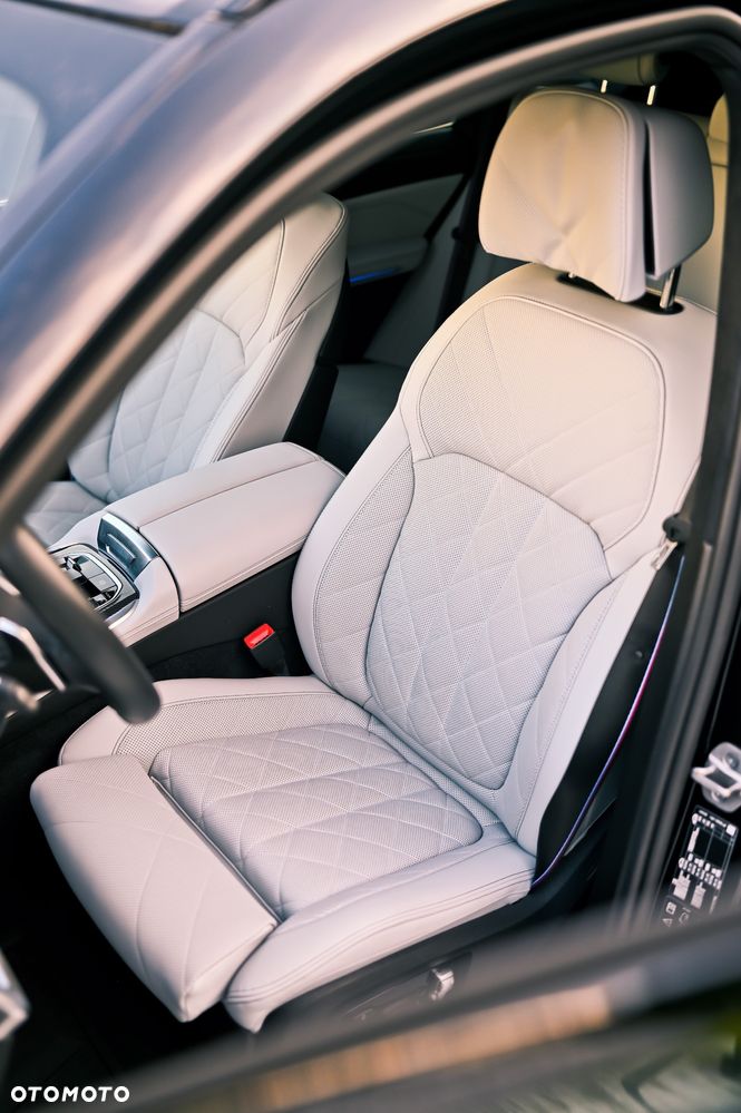BMW X5 xDrive30d mHEV - 19