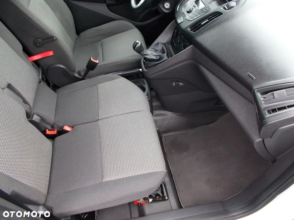 Ford Transit Connect - 13
