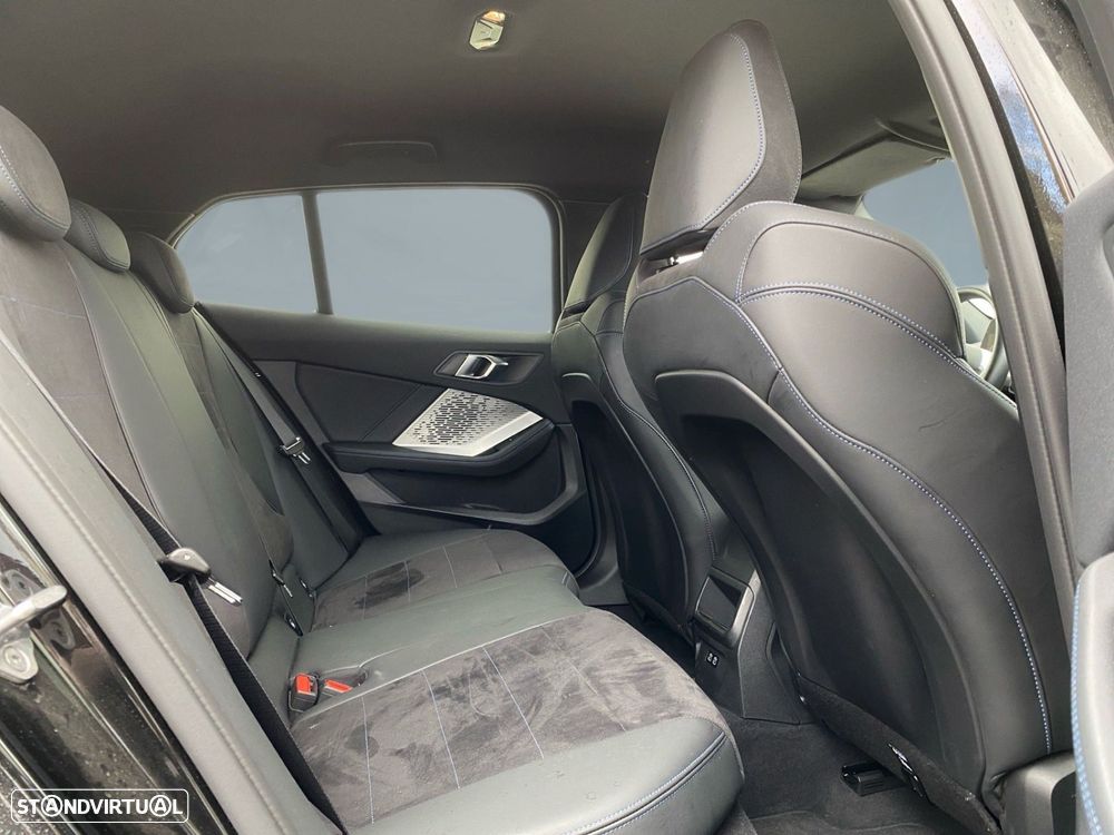 BMW 118 d Pack Desportivo M - 17